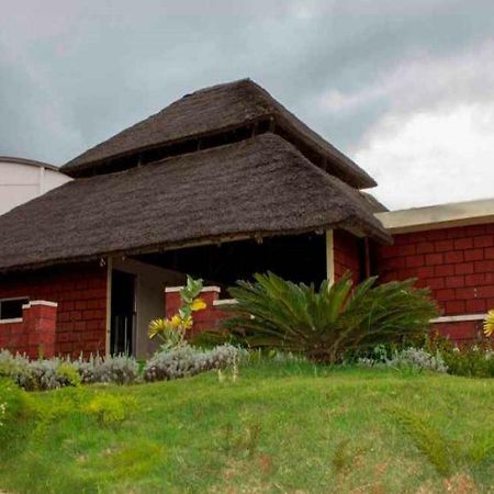 Pavanputra Clarks Inn Hassan Exterior photo