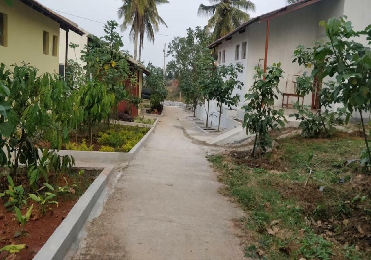 Pavanputra Clarks Inn Hassan Exterior photo